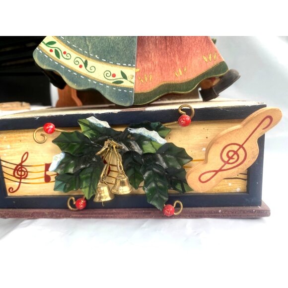 St. Nicholas Square Swaying Christmas Angels We've Heard on High Wood Music Box - Picture 6 of 9